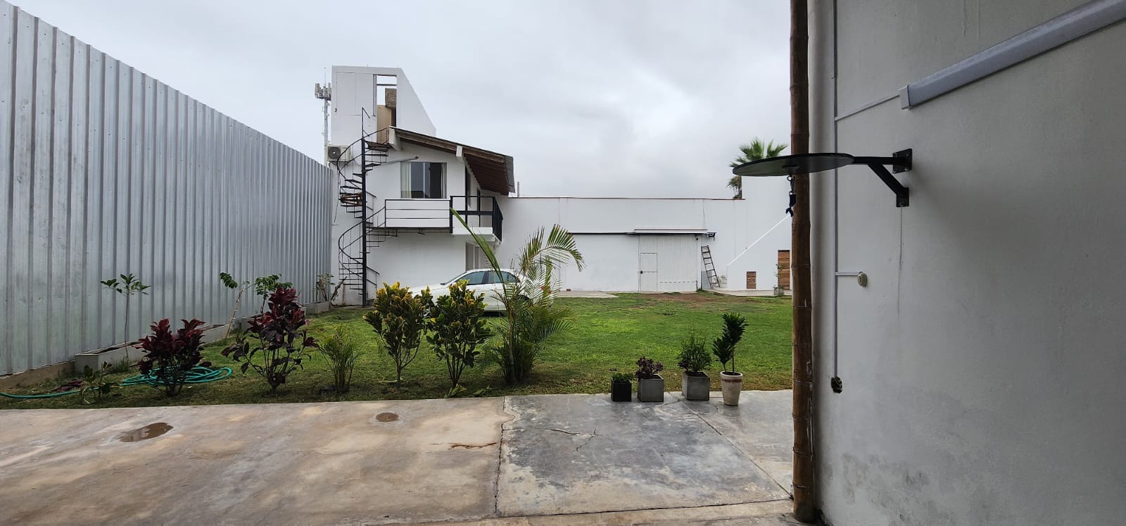 ¡Hermosa casa en esquina en Playa Pulpos! Amplios espacios, piscina, jardín y más. ¡No te lo pierdas! 🚀✅